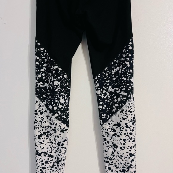 Fabletics Brogan Epona Splatter Print Legging  XS - Picture 2 of 6